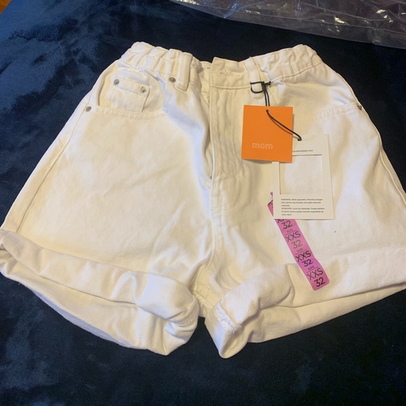 Denim shorts - Picture 2 of 6